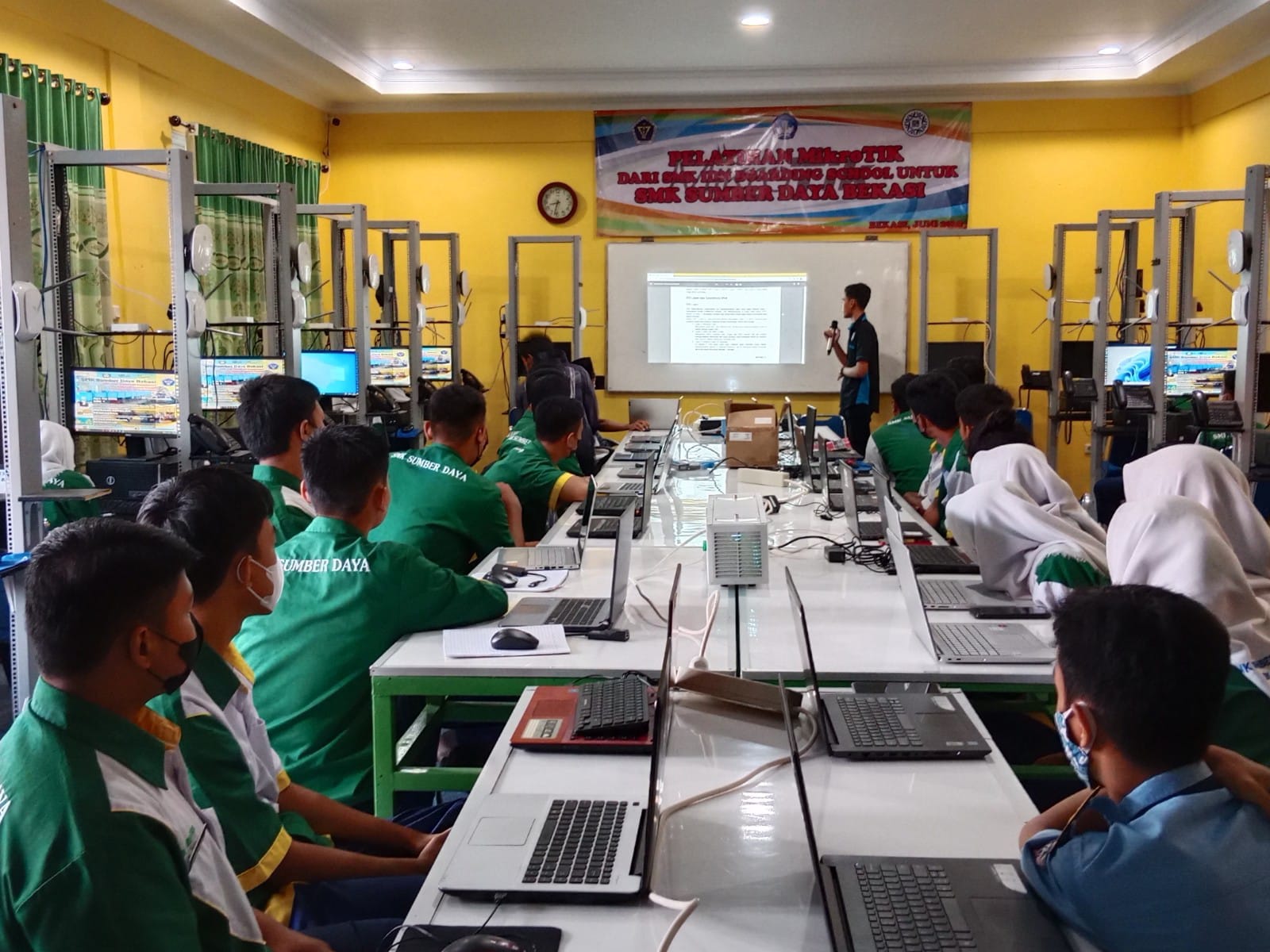 WhatsApp Image 2022-10-13 at 15.08.09 (1)